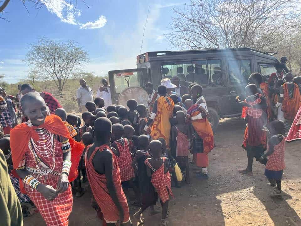 Maasia People Greeting Guests